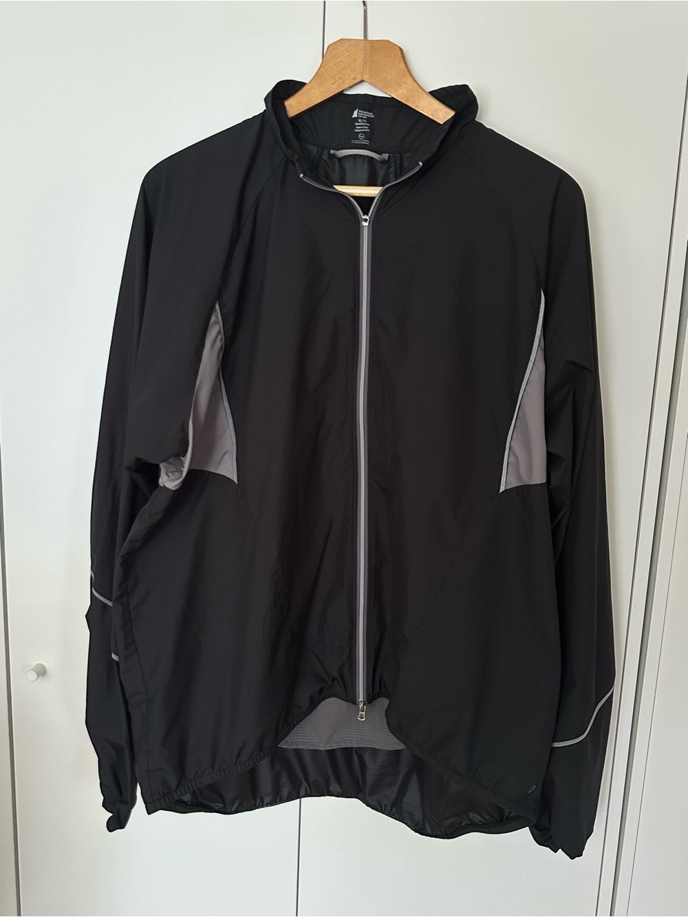 MEC Black Featherweight Windbreaker Jacket with Gray Panels